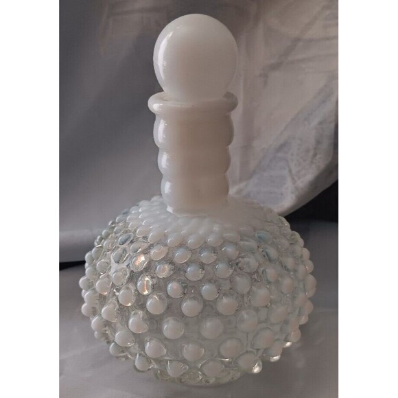 Vintage Milk Glass Hobnail Opalescent Perfume Bottle w/ Orig Stopper (no gasket) - Picture 1 of 6